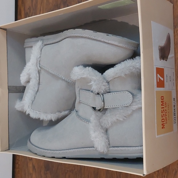 NWOT Mossimo Sherpa ankle boot - Picture 1 of 4